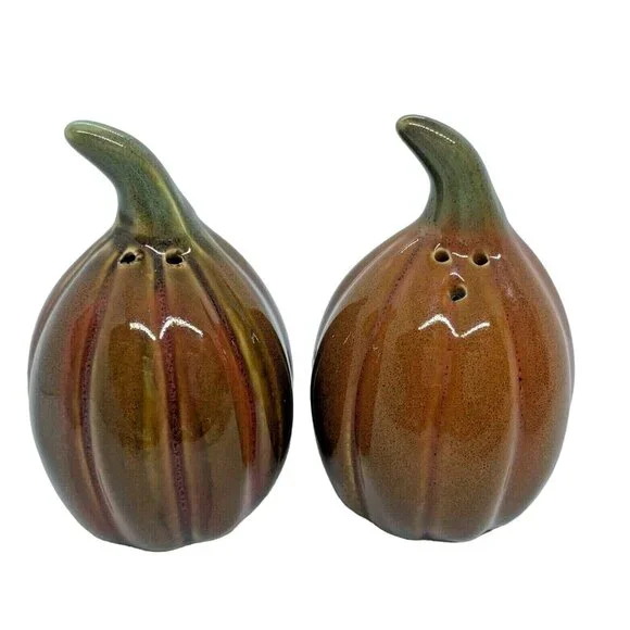 Vintage Ceramic Pumpkin Salt & Pepper Shakers for Fall Harvest Thanksgiving - Picture 10 of 10